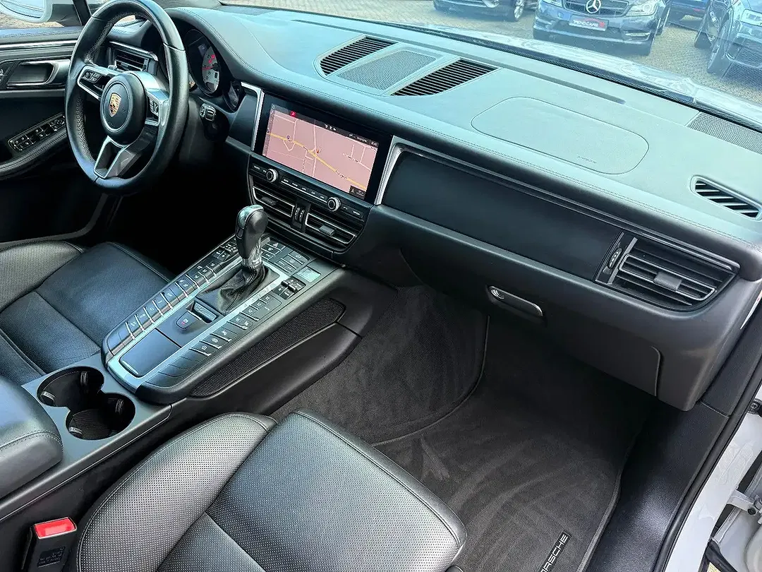 Porsche Macan - Thumbnail 14