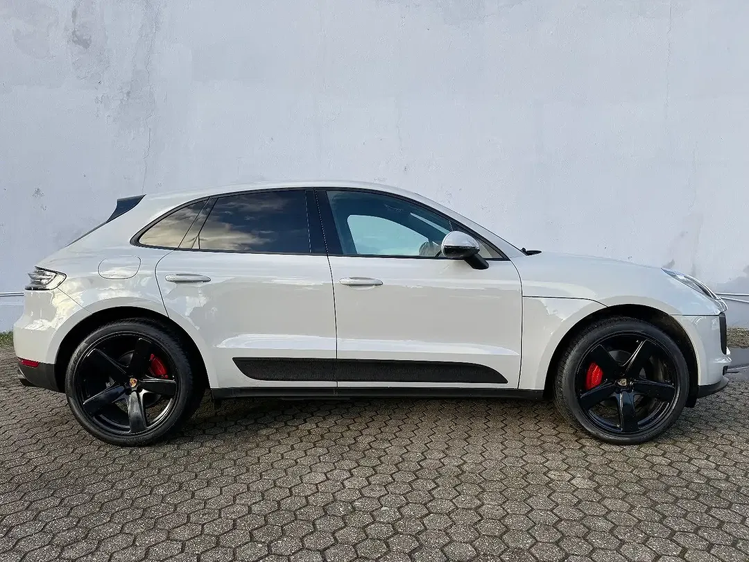 Porsche Macan - Thumbnail 2