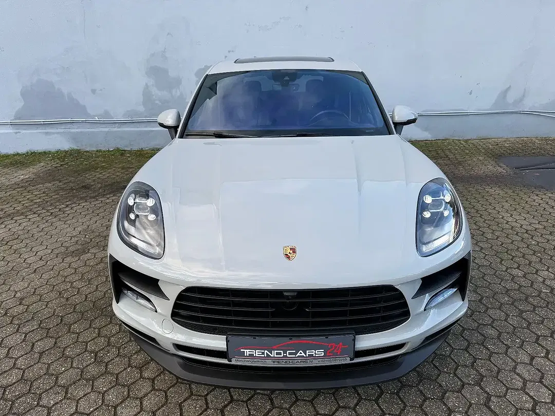 Porsche Macan - Thumbnail 9