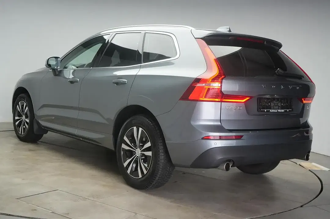 Volvo XC60 - Thumbnail 4