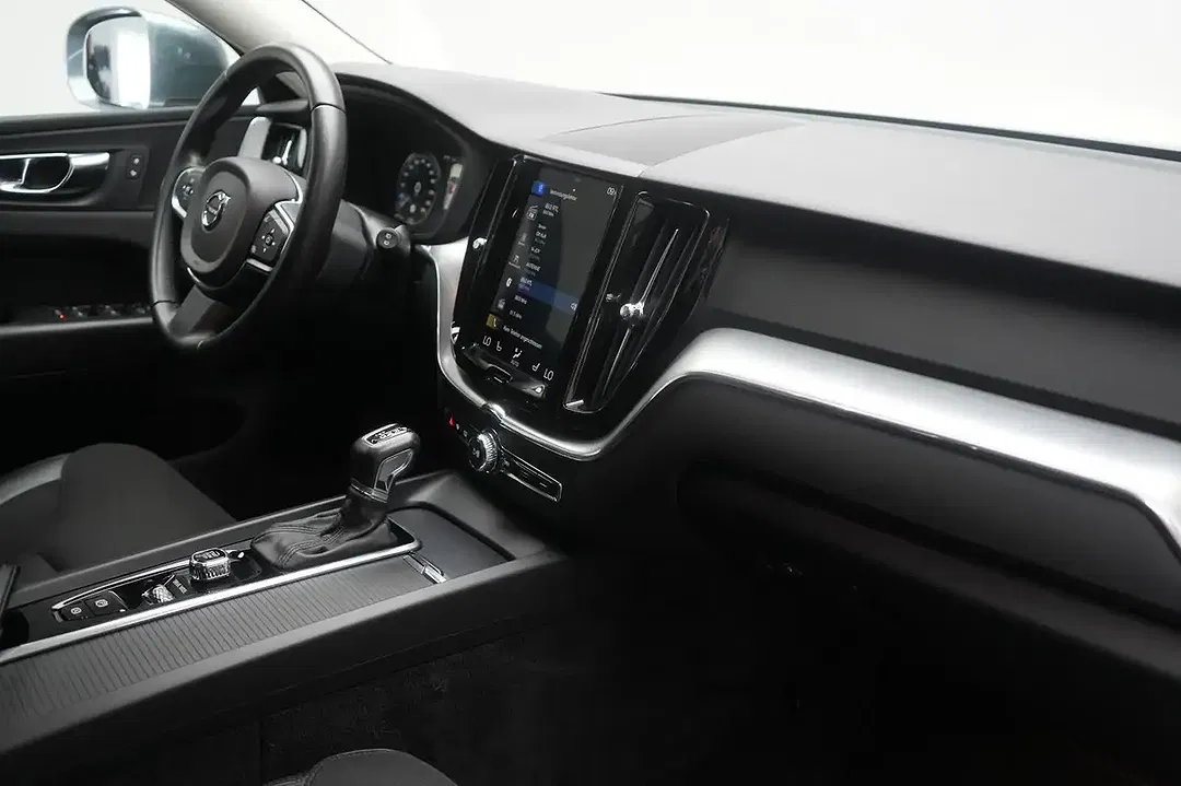 Volvo XC60 - Thumbnail 7