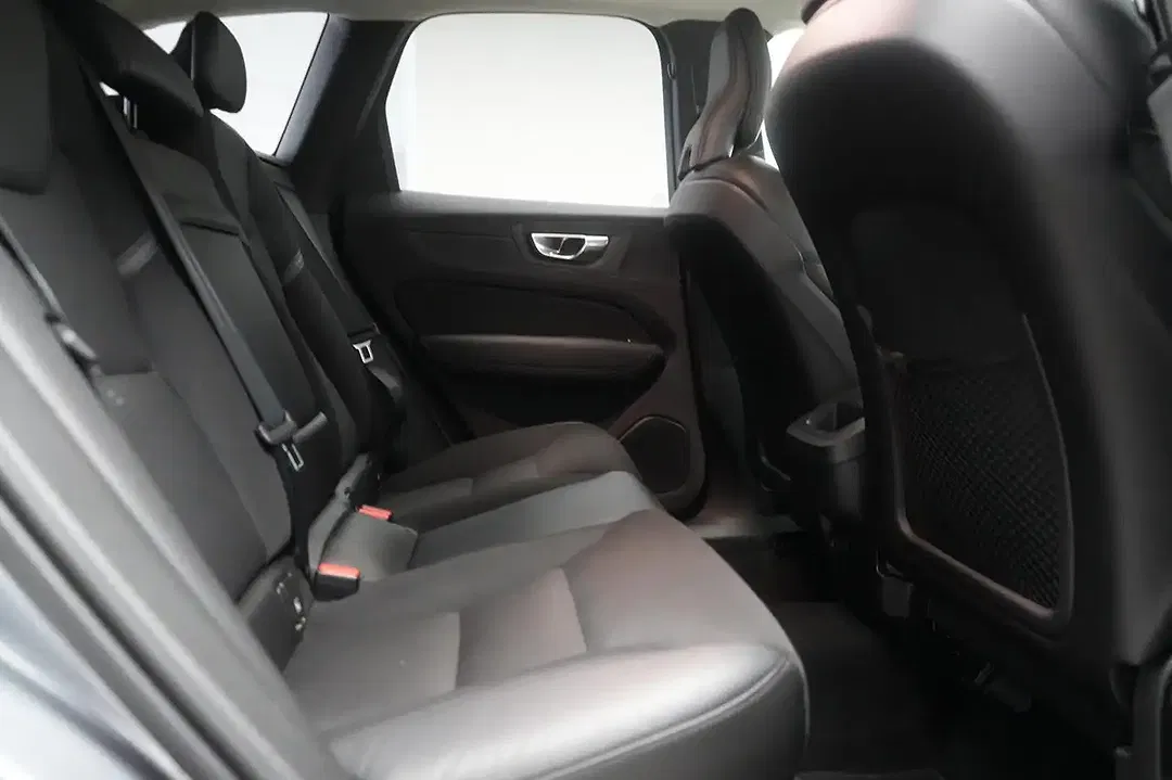 Volvo XC60 - Thumbnail 8