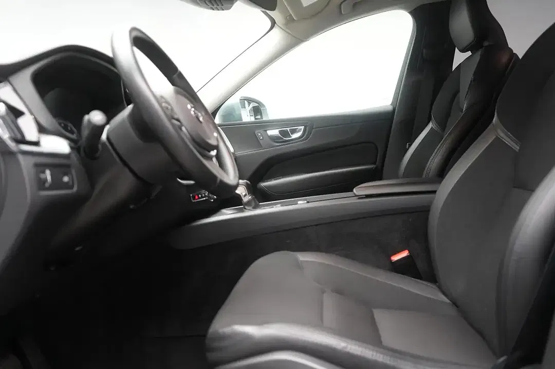 Volvo XC60 - Thumbnail 9