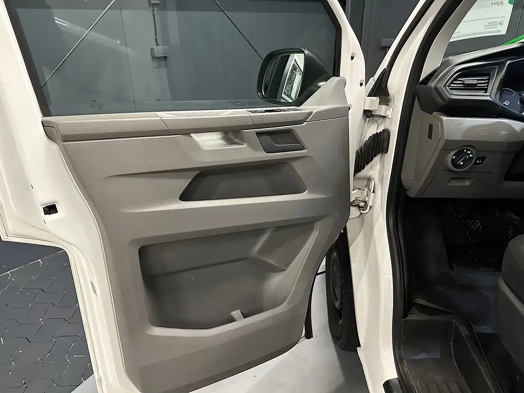Volkswagen Transporter - Thumbnail 10