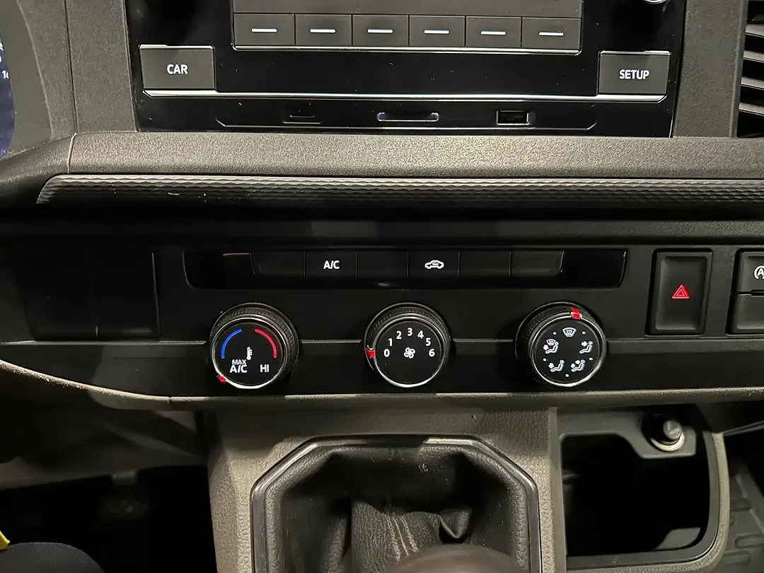 Volkswagen Transporter - Thumbnail 15