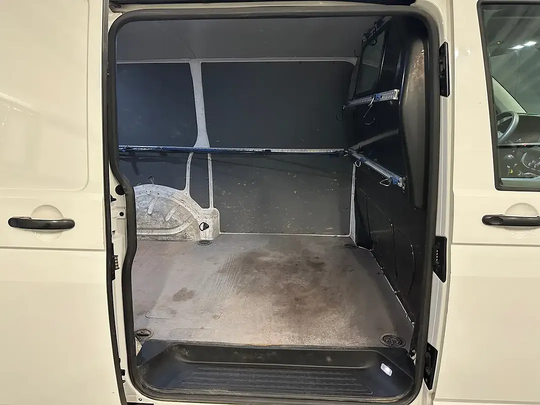 Volkswagen Transporter - Thumbnail 19