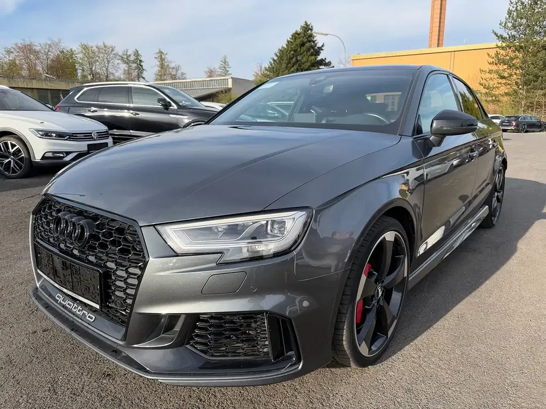 Audi RS3 quattro RS