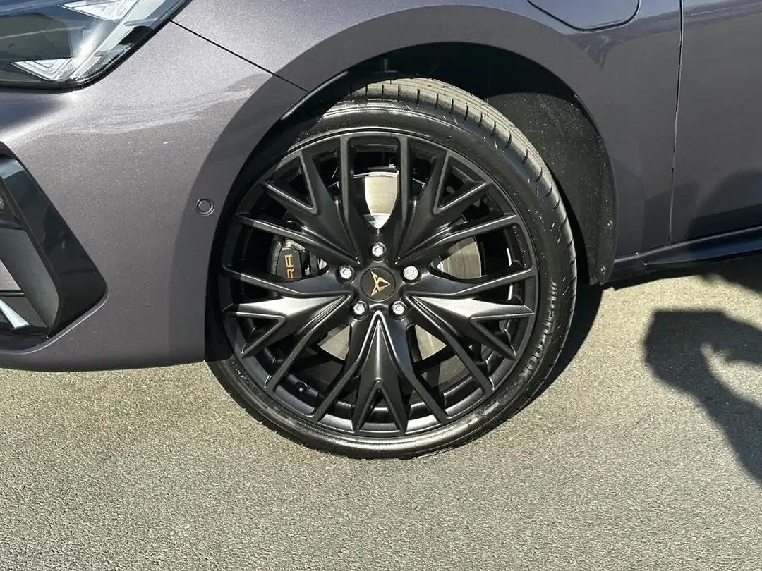 CUPRA Leon - Thumbnail 3