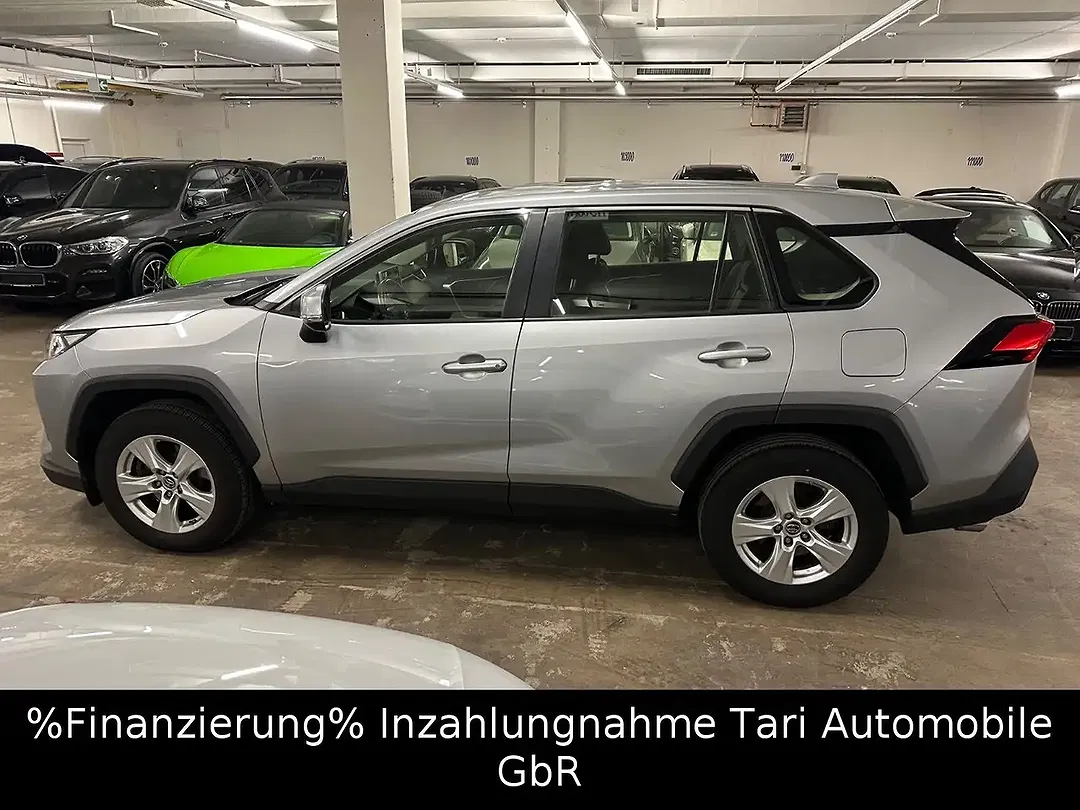 Toyota RAV 4 - Thumbnail 3