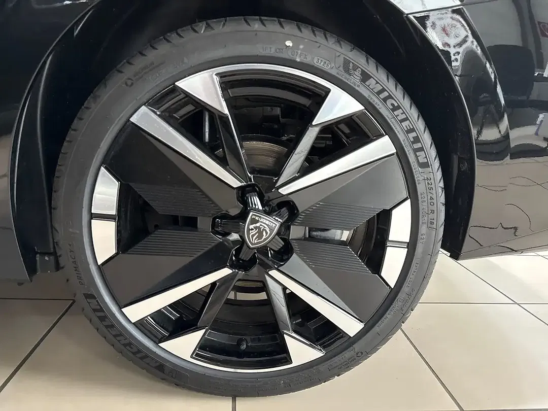Peugeot 308 - Thumbnail 8