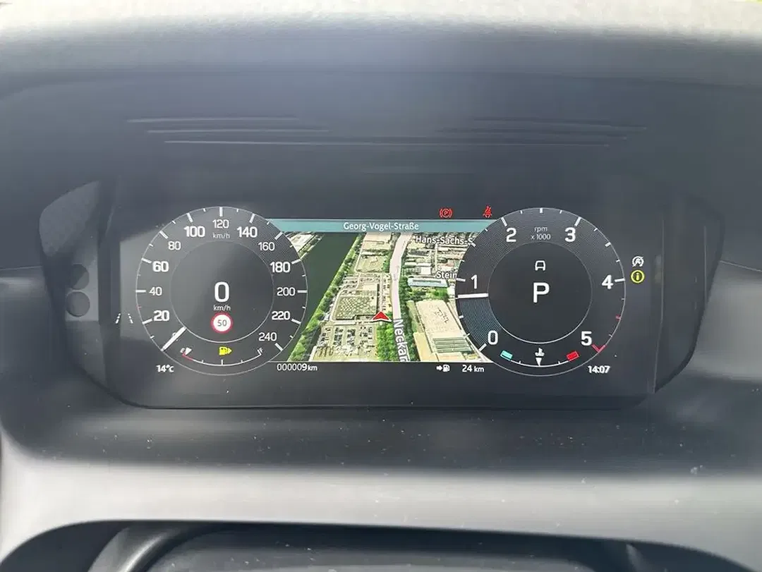Land Rover Discovery Sport - Thumbnail 18