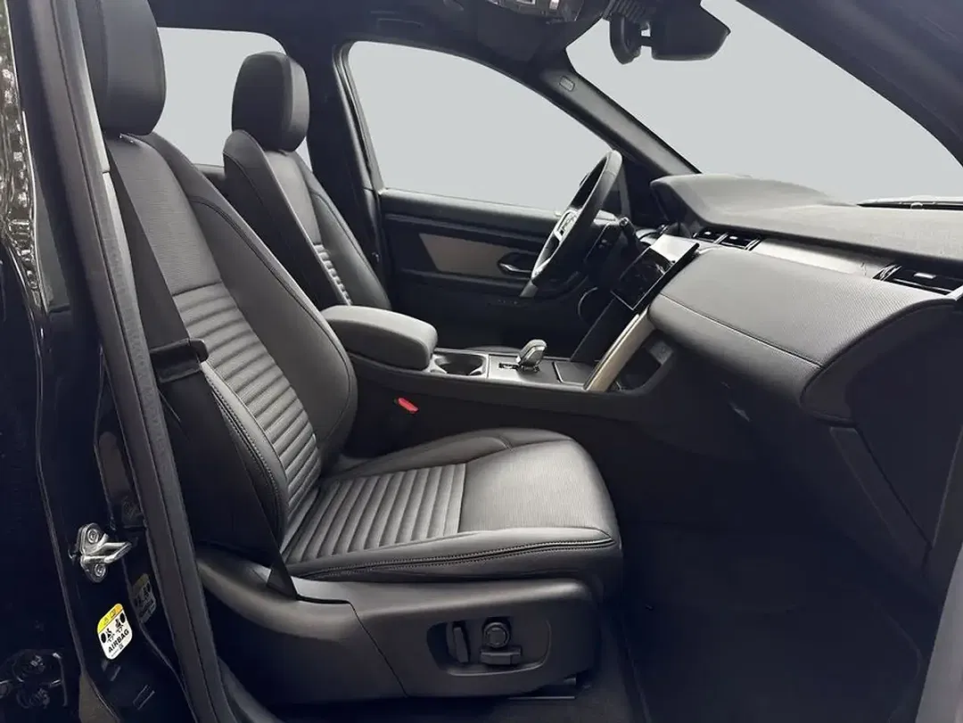 Land Rover Discovery Sport - Thumbnail 3