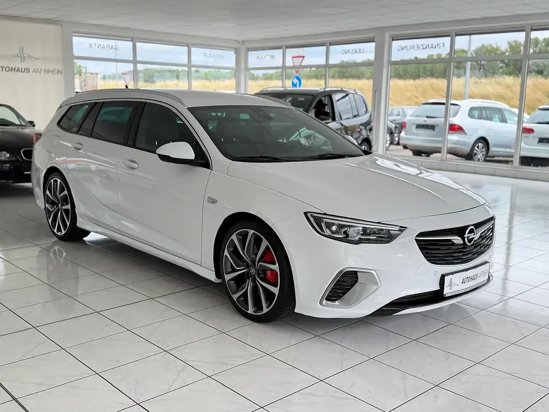Opel Insignia - Thumbnail 1
