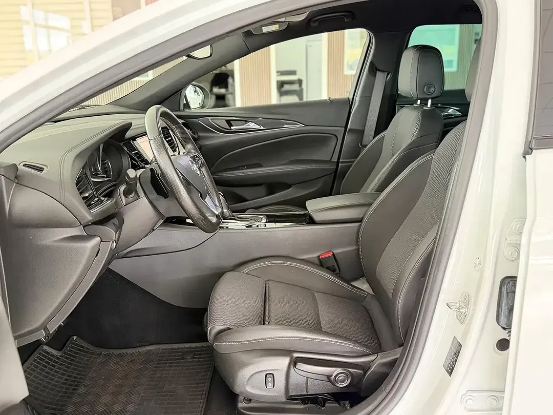 Opel Insignia - Thumbnail 10