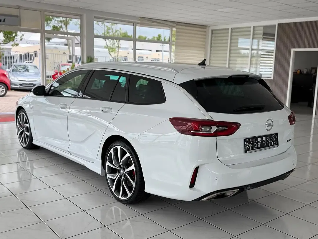 Opel Insignia - Thumbnail 3