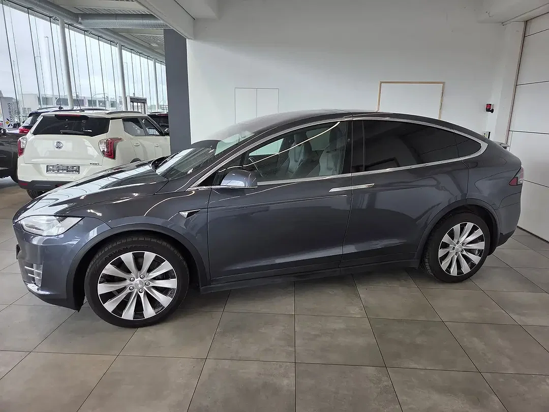 Tesla Model X - Afbeelding 1