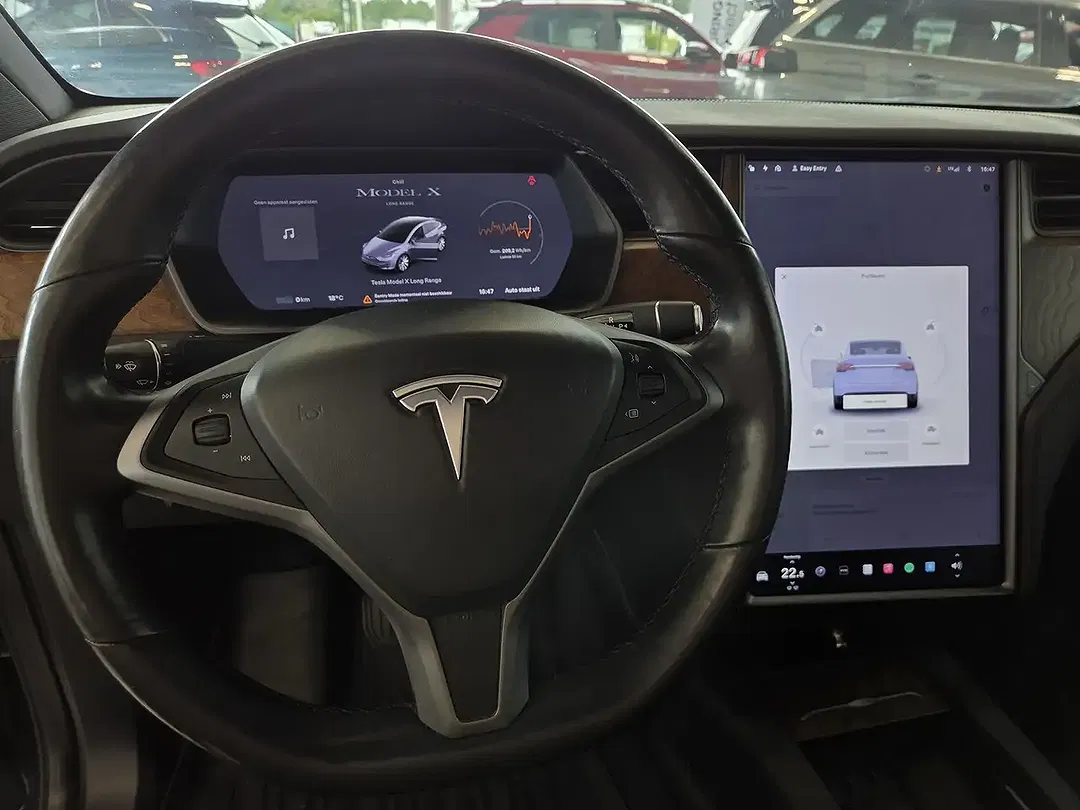 Tesla Model X - Thumbnail 12