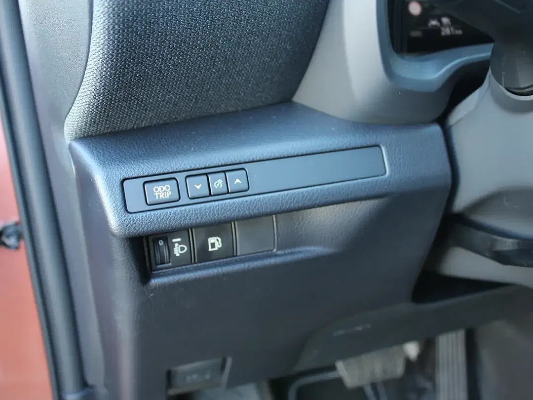 Lexus LBX - Thumbnail 9