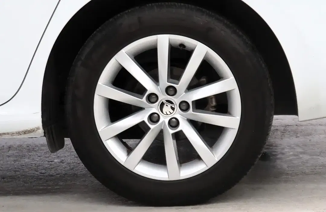 Skoda Scala - Thumbnail 6