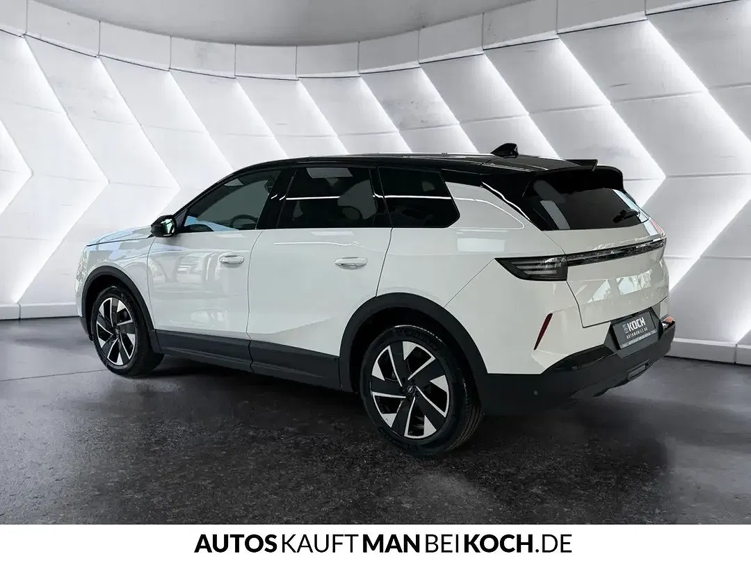 Opel Grandland - Thumbnail 2