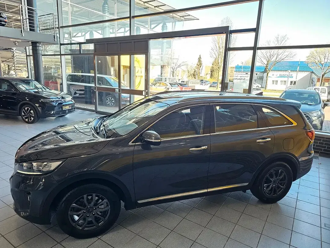Kia Sorento - Thumbnail 5