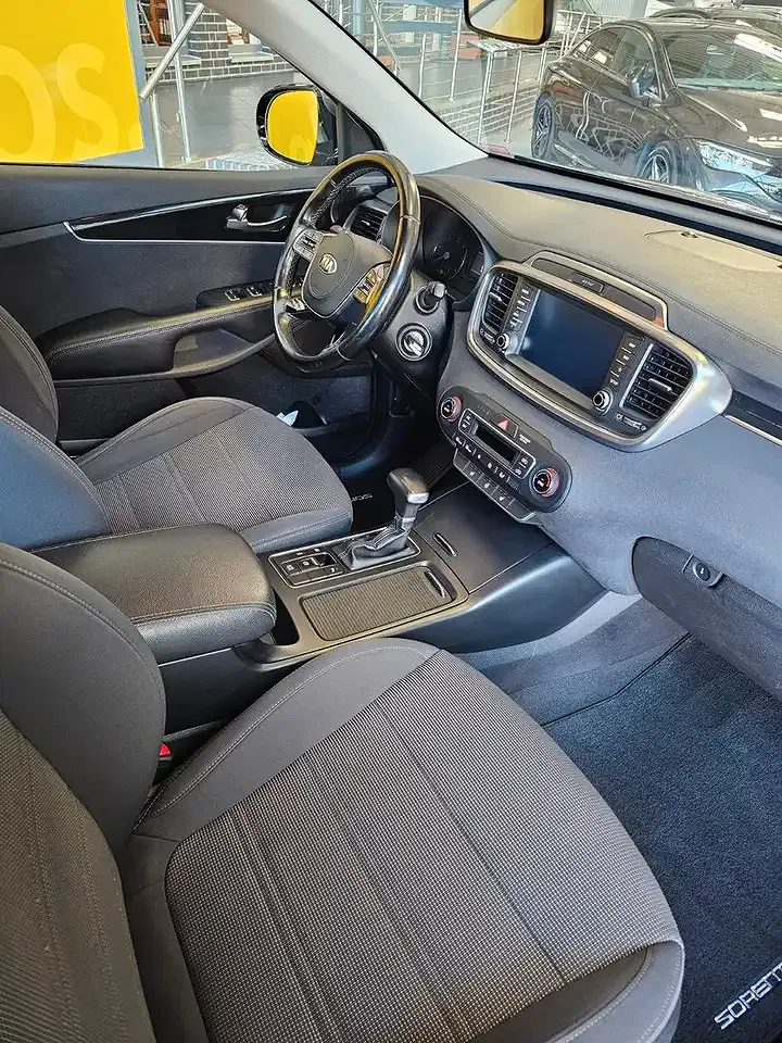 Kia Sorento - Thumbnail 6
