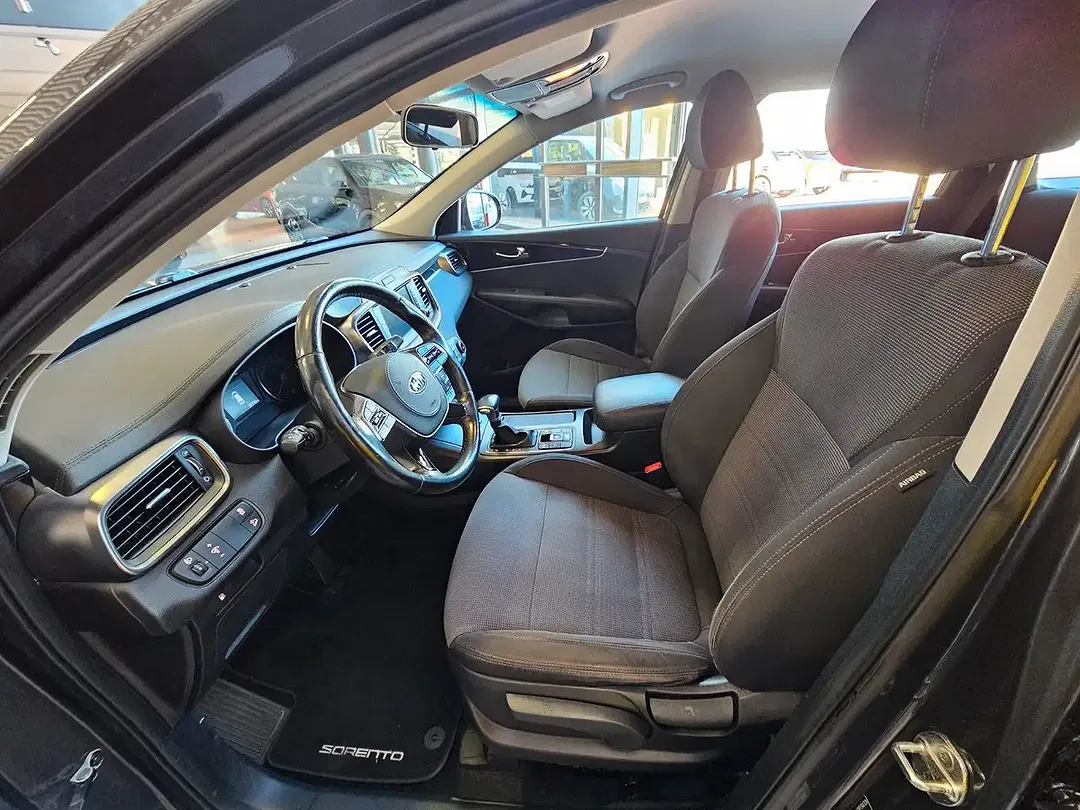 Kia Sorento - Thumbnail 7