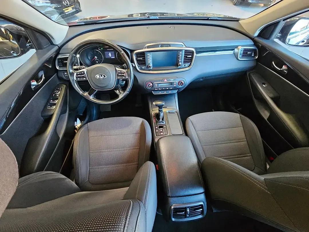 Kia Sorento - Thumbnail 9
