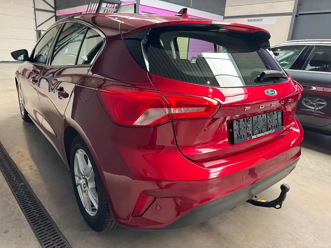Ford Focus - Thumbnail 6
