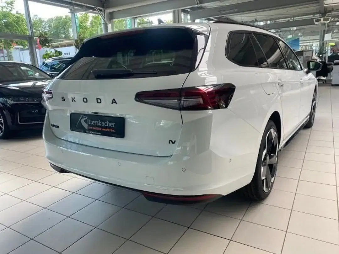 Skoda Superb - Thumbnail 6