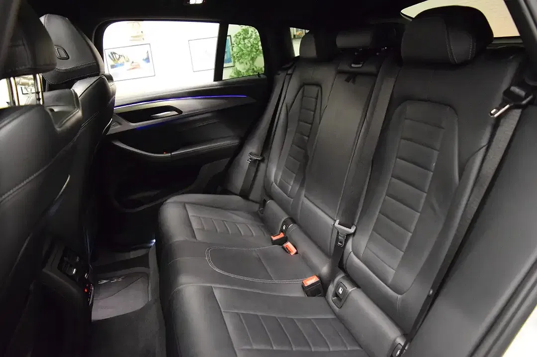 BMW X4 M - Thumbnail 15