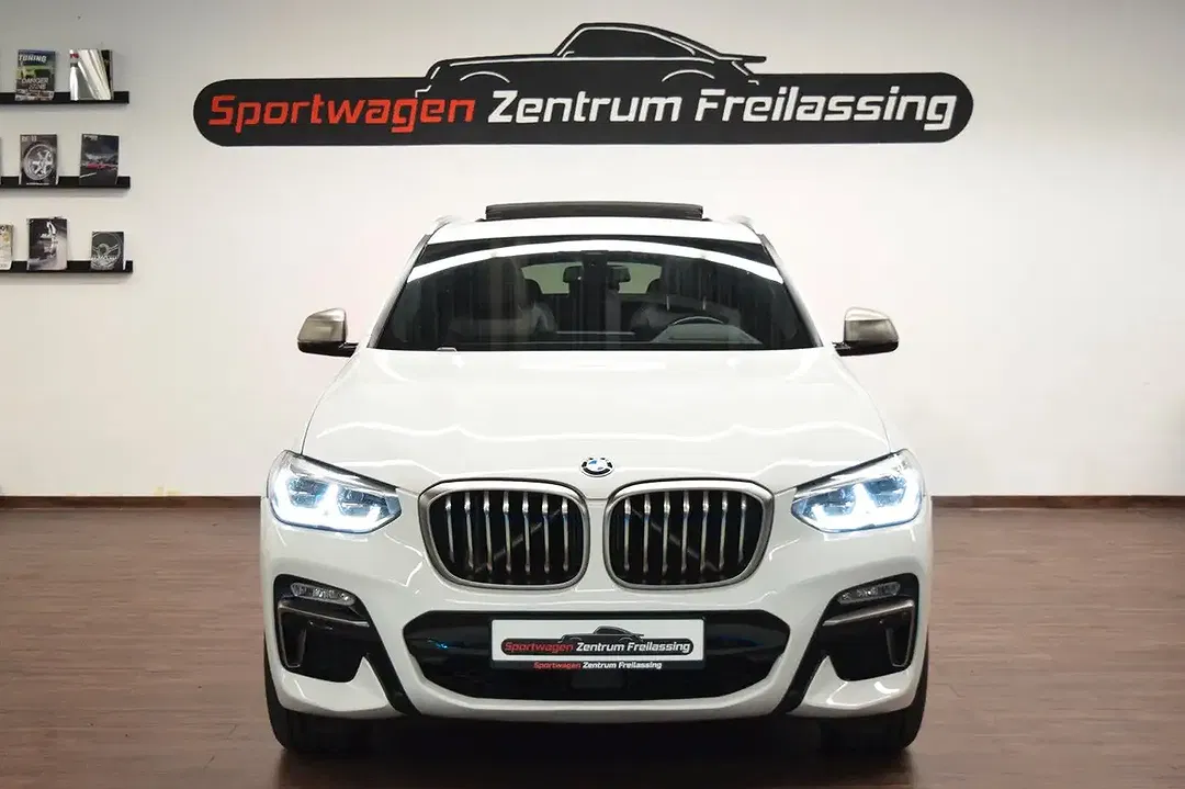 BMW X4 M - Thumbnail 2