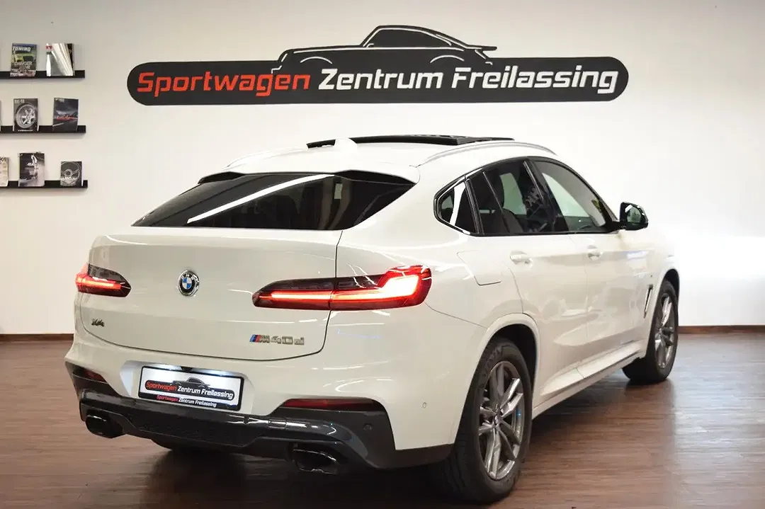 BMW X4 M - Thumbnail 4