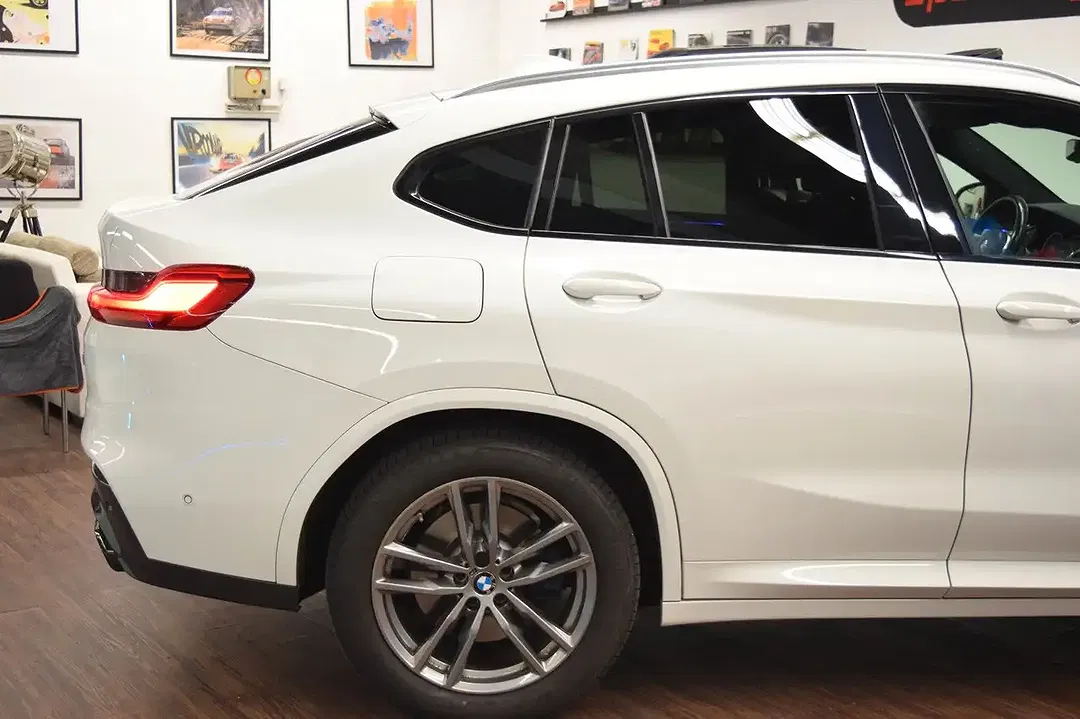 BMW X4 M - Thumbnail 7