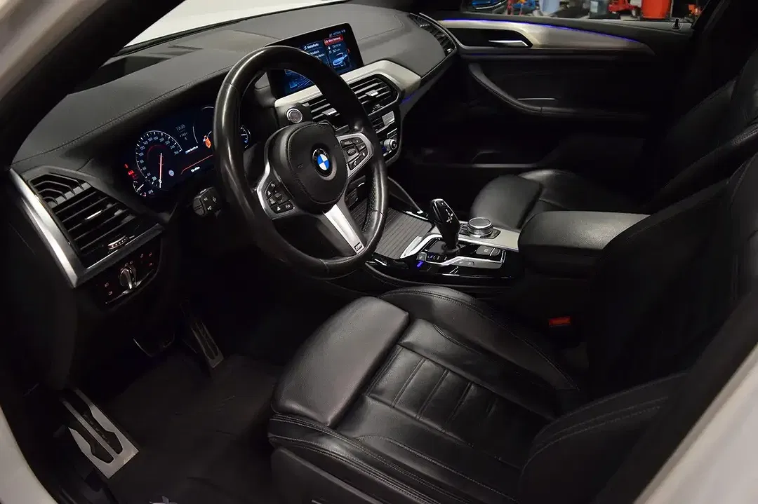 BMW X4 M - Thumbnail 9