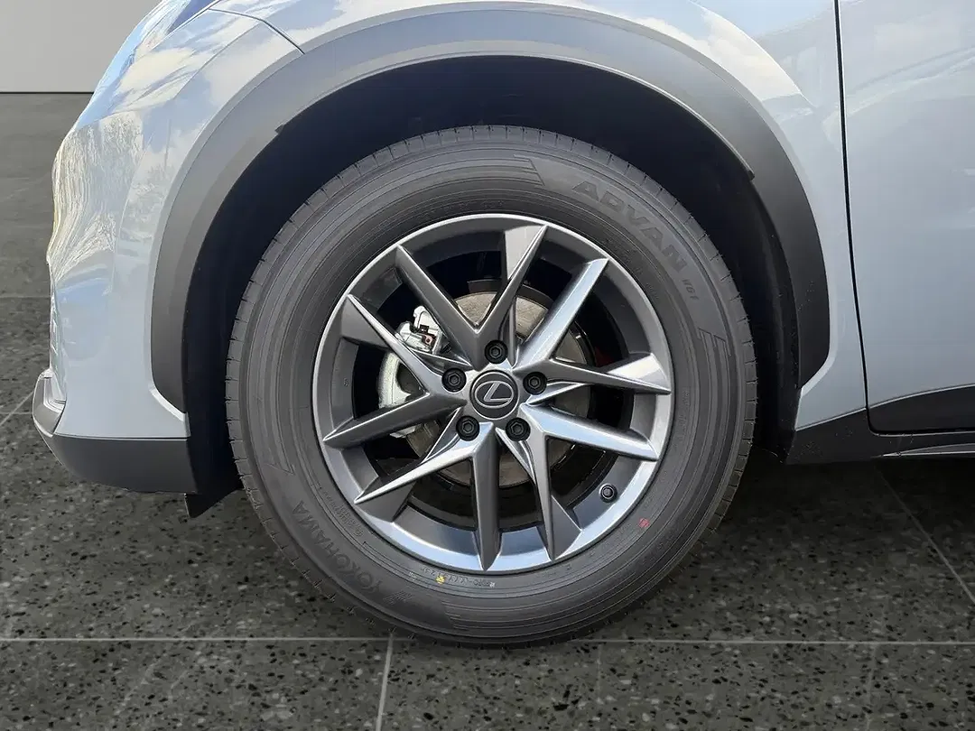 Lexus LBX - Thumbnail 14