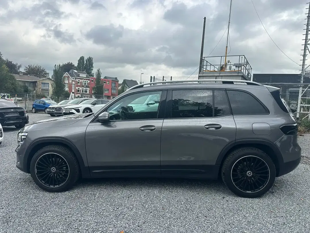 Mercedes-Benz GLB 180 - Thumbnail 4