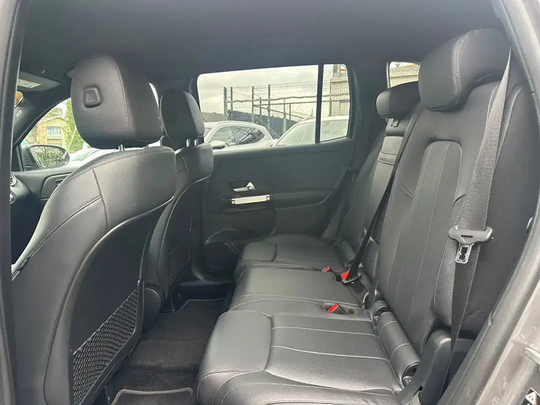 Mercedes-Benz GLB 180 - Thumbnail 8