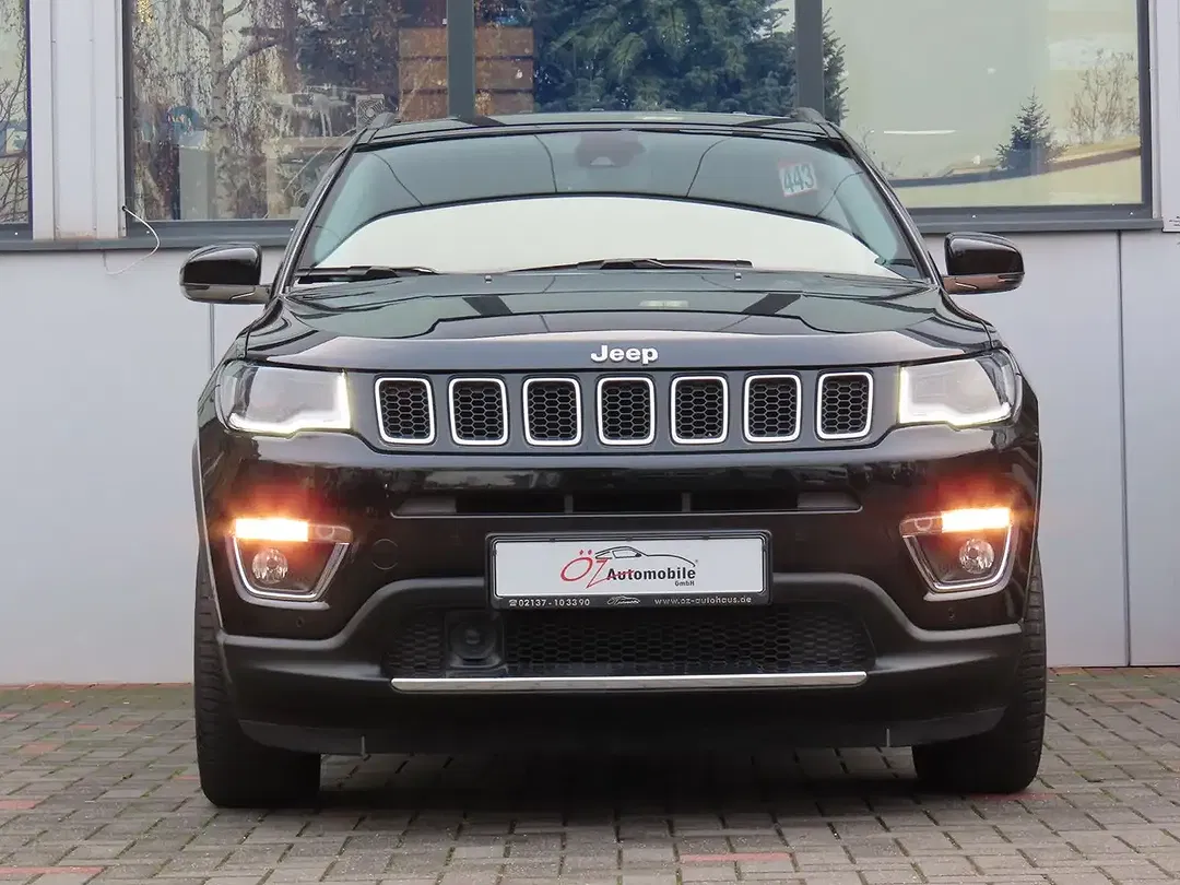 Jeep Compass - Thumbnail 2