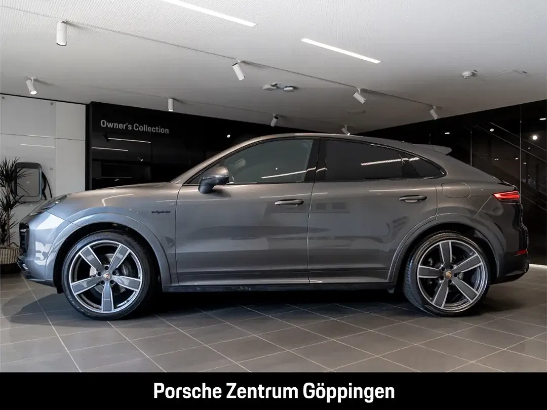 Porsche Cayenne - Thumbnail 3
