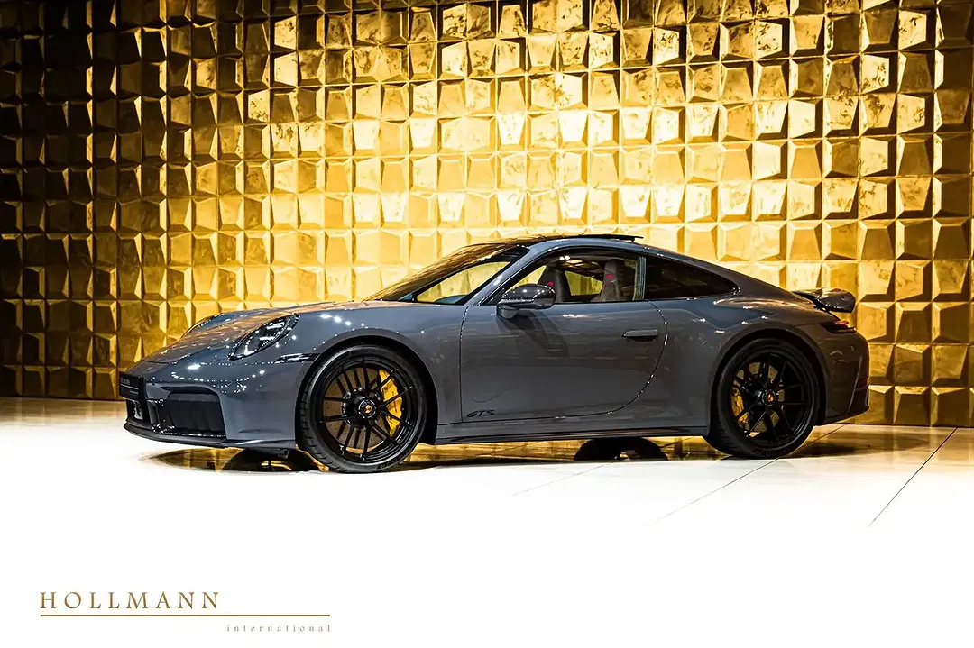 Porsche 992 - Thumbnail 6