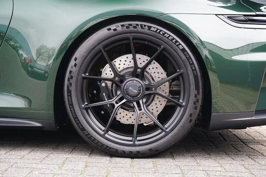 Porsche 992 - Thumbnail 12