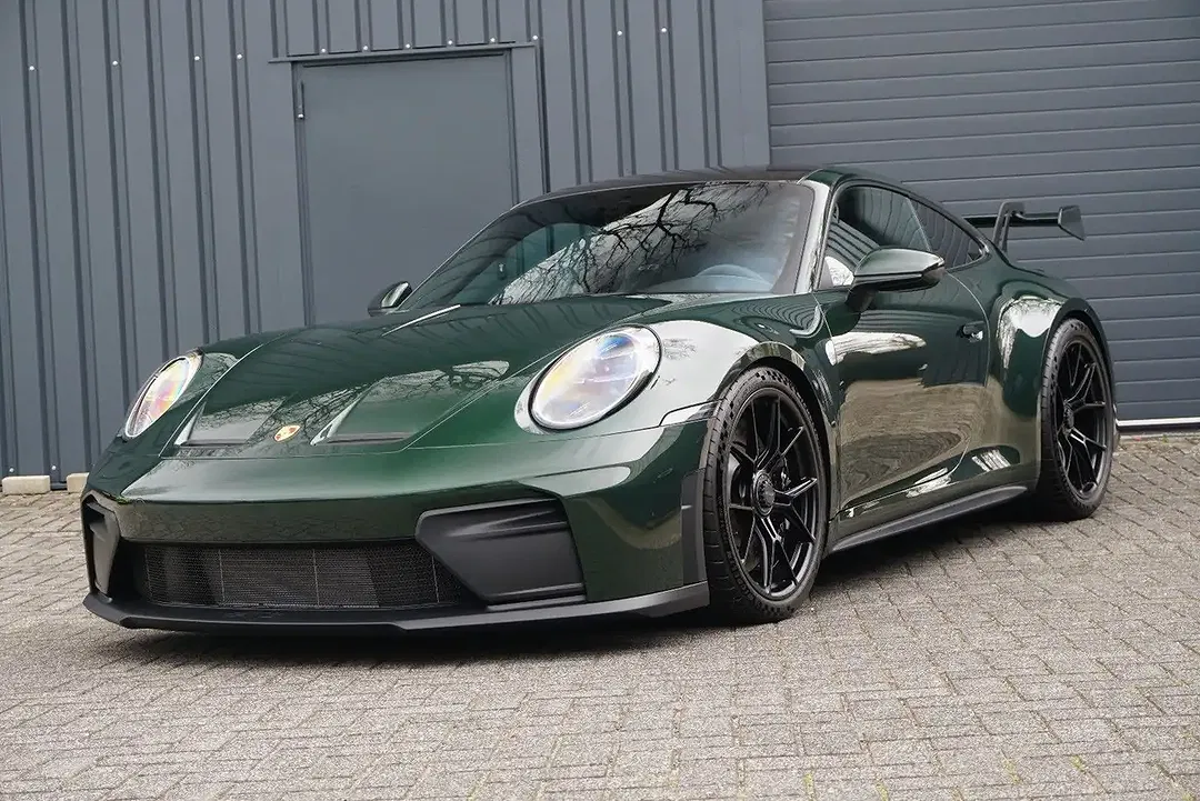 Porsche 992 - Thumbnail 3