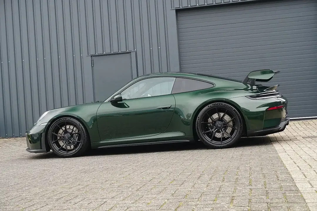 Porsche 992 - Thumbnail 4
