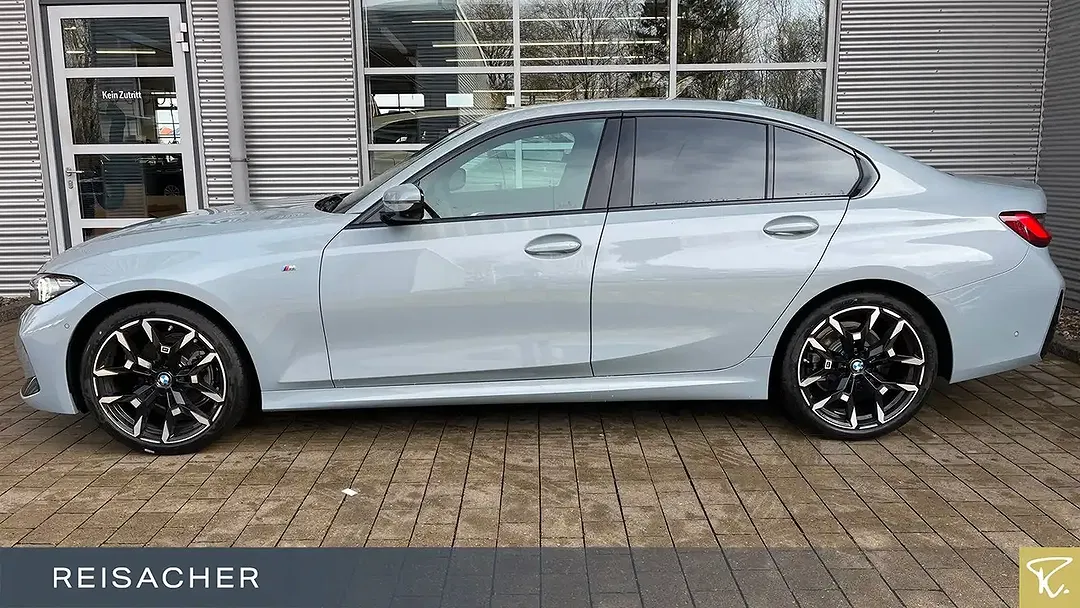 BMW 320 - Thumbnail 9