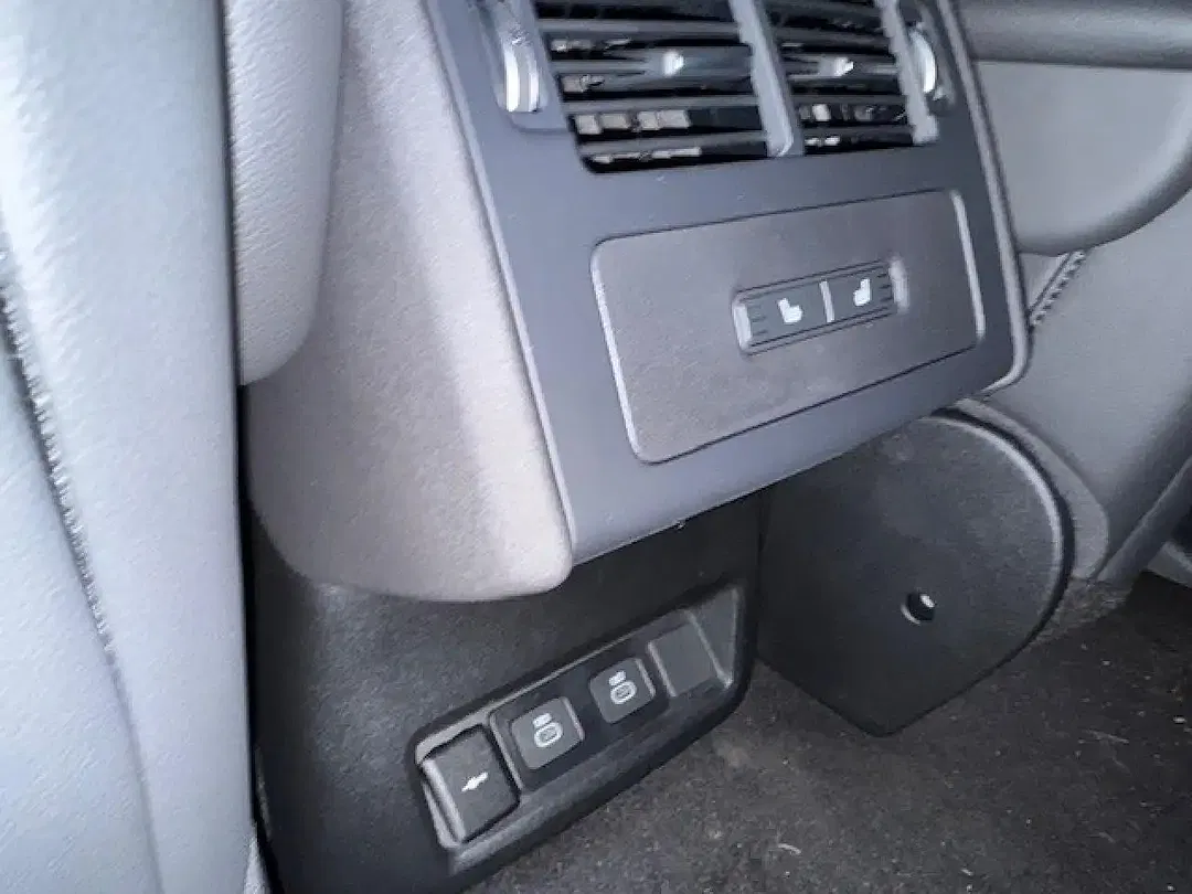 Land Rover Discovery - Thumbnail 14