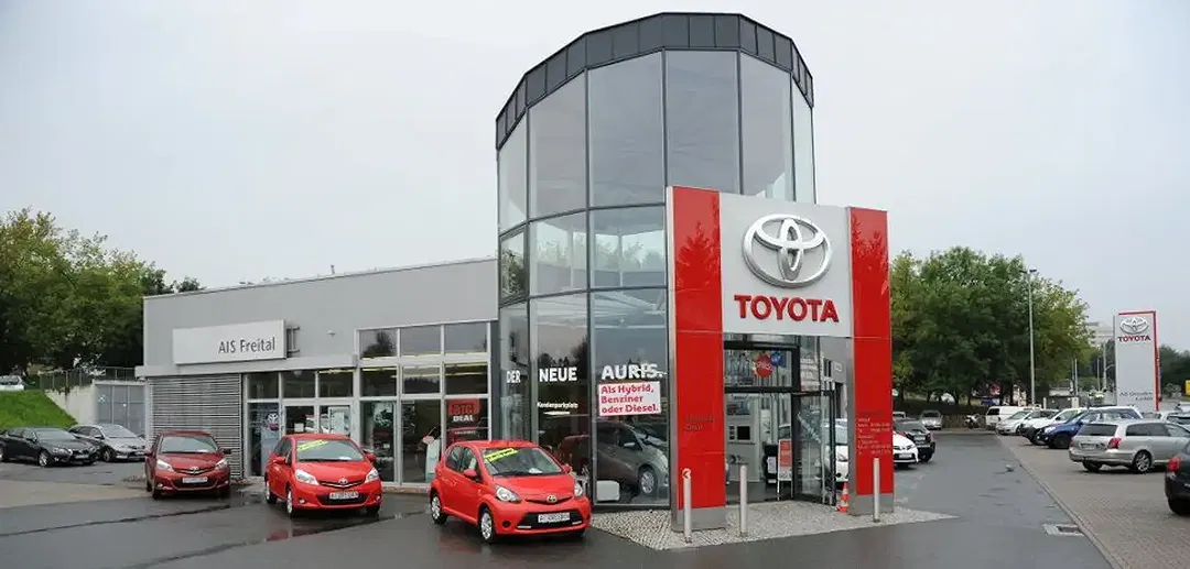 Toyota Corolla - Thumbnail 6