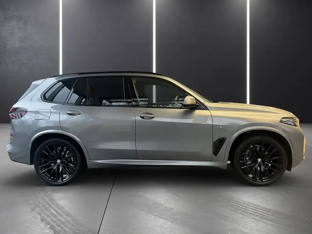 BMW X5 - Thumbnail 3