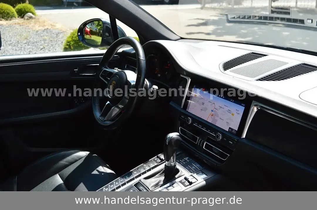 Porsche Macan - Thumbnail 10
