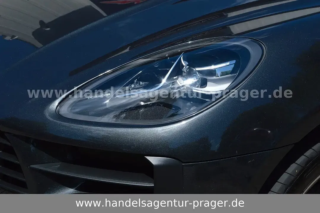 Porsche Macan - Thumbnail 4
